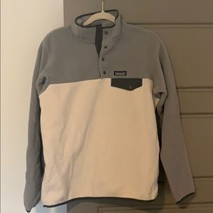 Patagonia women’s sweatshirt